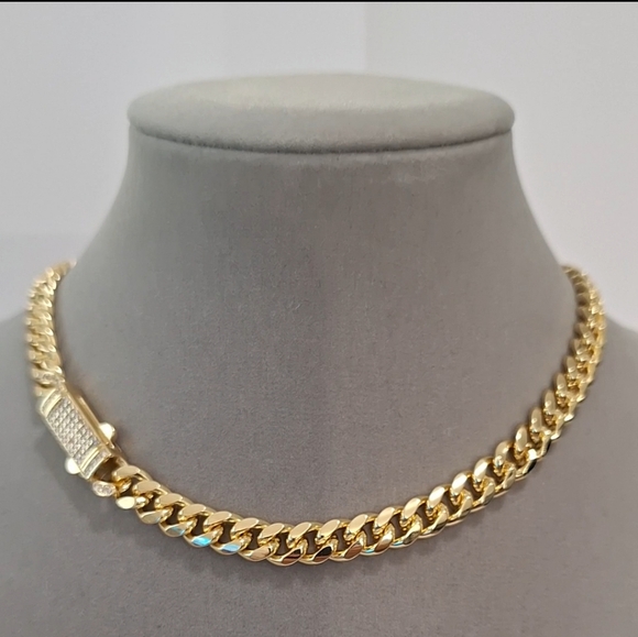 Cuban link diamond lock 12mm Thick necklace - Picture 3 of 6